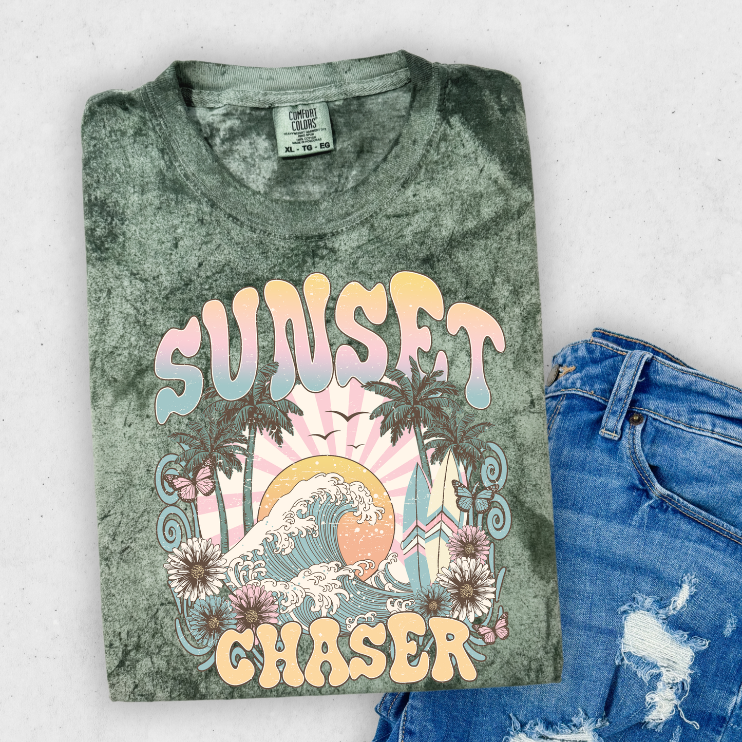 Sunset Chaser Shirt, Retro Beach Tee, Vintage Summer Graphic Tee, Surf Vibes Shirt, Boho Beach Shirt, Ocean Wave Tee, Tropical Aesthetic Shirt