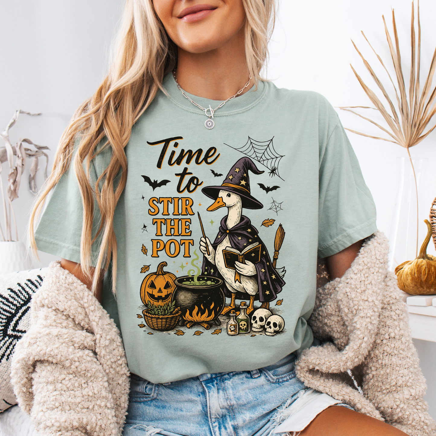 Time to stir the Pot Funny Goose Halloween T-shirt