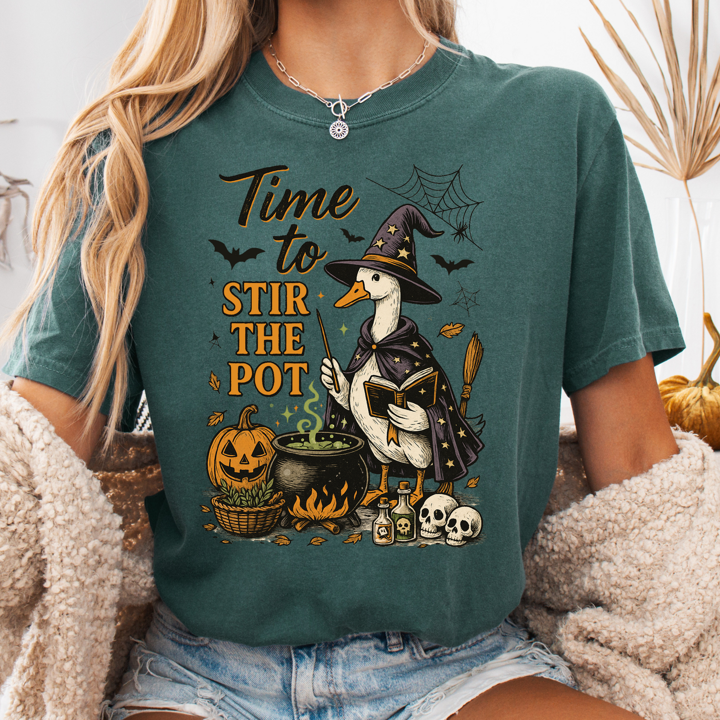 Time to stir the Pot Funny Goose Halloween T-shirt