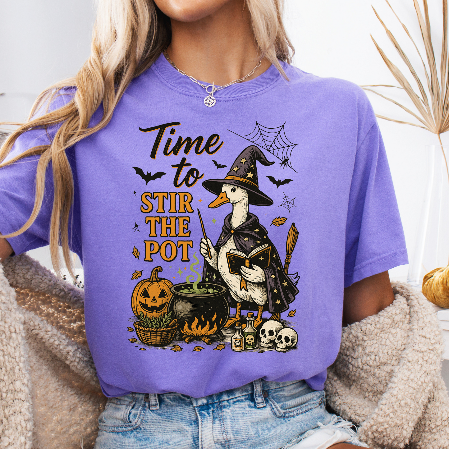 Time to stir the Pot Funny Goose Halloween T-shirt
