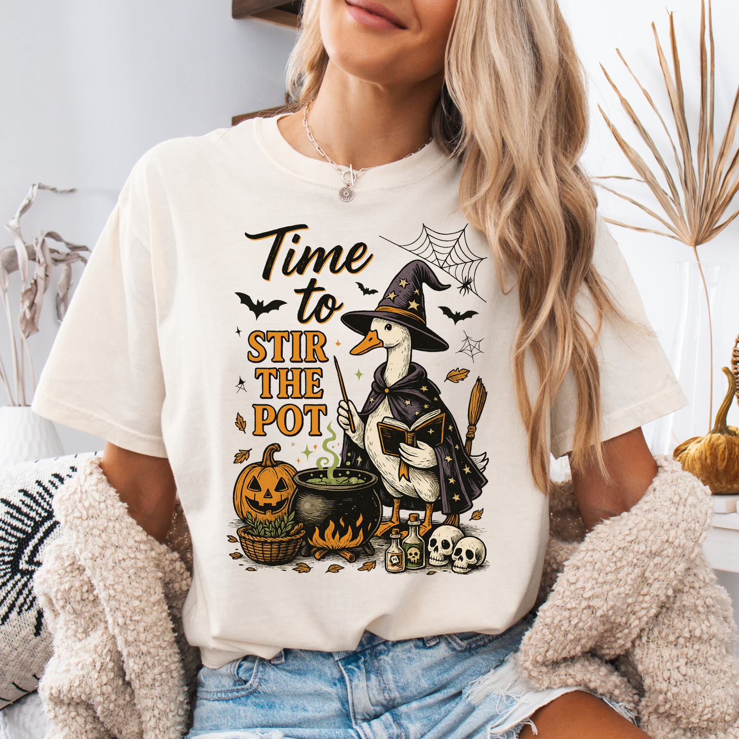 Time to stir the Pot Funny Goose Halloween T-shirt