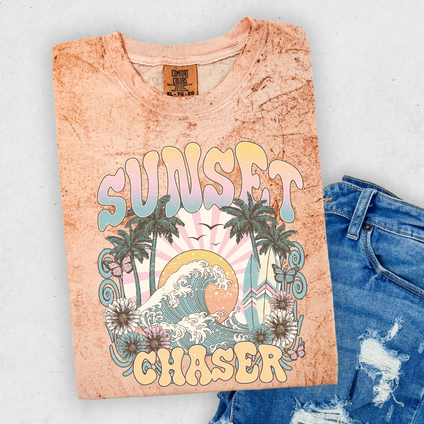 Sunset Chaser Shirt, Retro Beach Tee, Vintage Summer Graphic Tee, Surf Vibes Shirt, Boho Beach Shirt, Ocean Wave Tee, Tropical Aesthetic Shirt