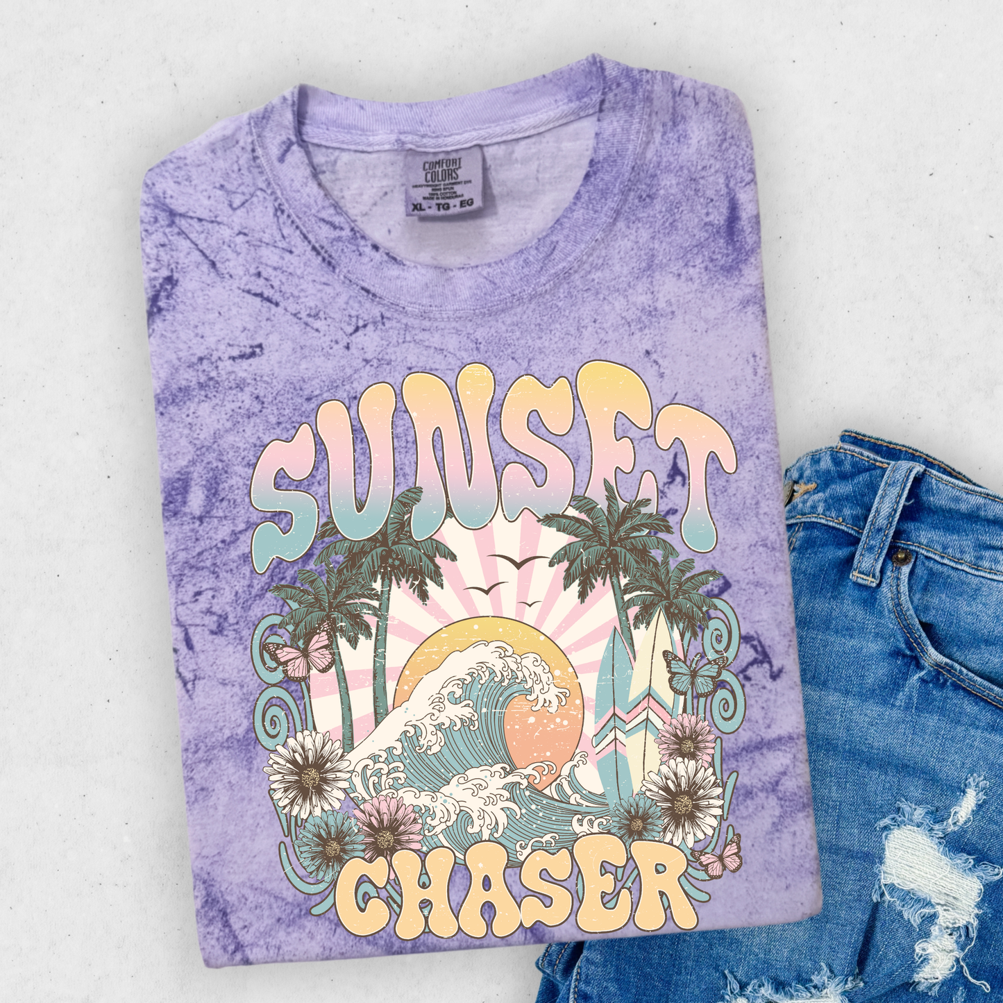 Sunset Chaser Shirt, Retro Beach Tee, Vintage Summer Graphic Tee, Surf Vibes Shirt, Boho Beach Shirt, Ocean Wave Tee, Tropical Aesthetic Shirt