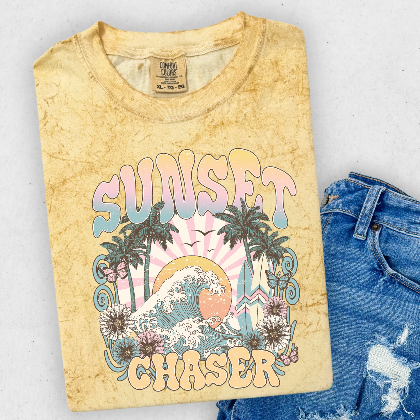 Sunset Chaser Shirt, Retro Beach Tee, Vintage Summer Graphic Tee, Surf Vibes Shirt, Boho Beach Shirt, Ocean Wave Tee, Tropical Aesthetic Shirt