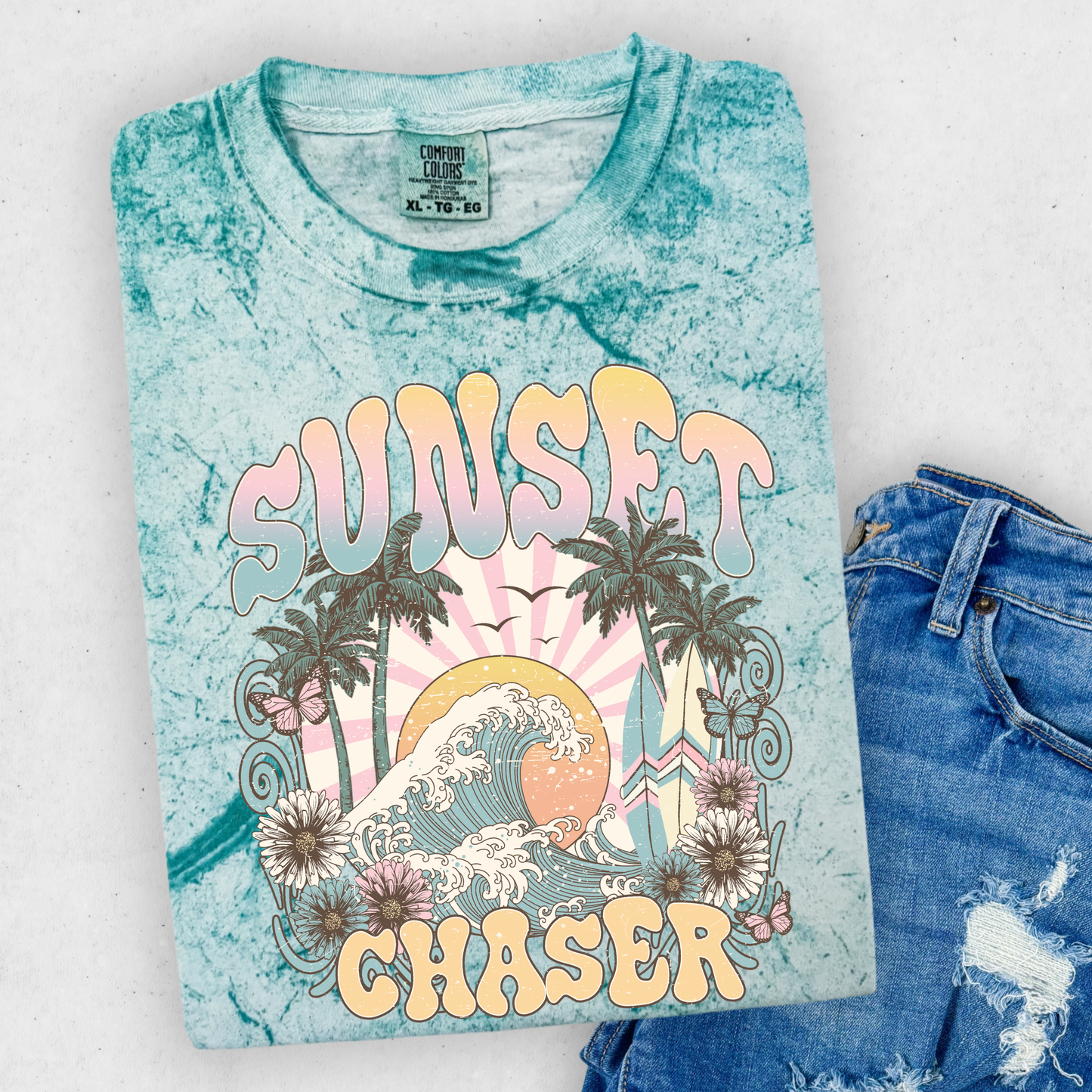 Sunset Chaser Shirt, Retro Beach Tee, Vintage Summer Graphic Tee, Surf Vibes Shirt, Boho Beach Shirt, Ocean Wave Tee, Tropical Aesthetic Shirt