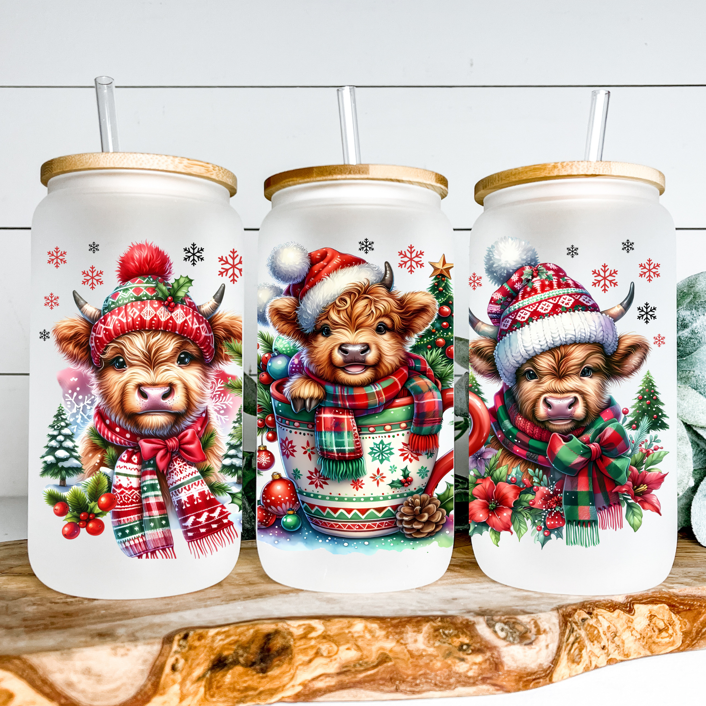 Highland Christmas Cow Frosted Mug – Festive Holiday Glass Cup, Christmas Drinkware, Cozy Winter Beverage Gift